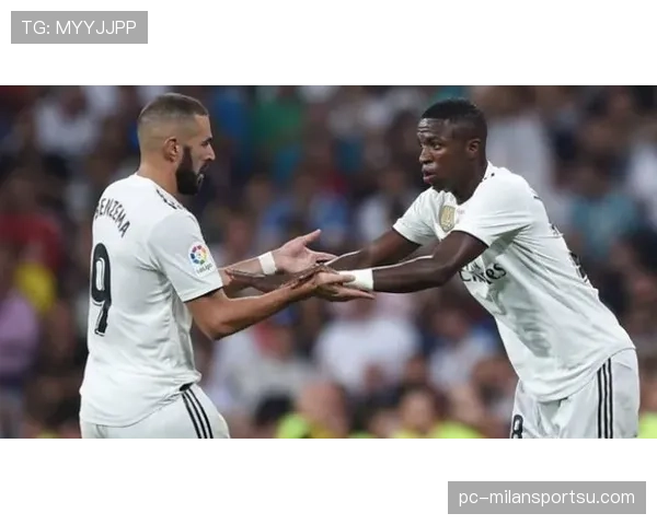 维尼修斯边路爆破压制右路，强强对话中主导进攻趋势