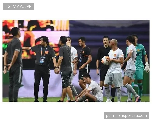 发生双方同时犯规时，该如何进行判罚和球权处理？